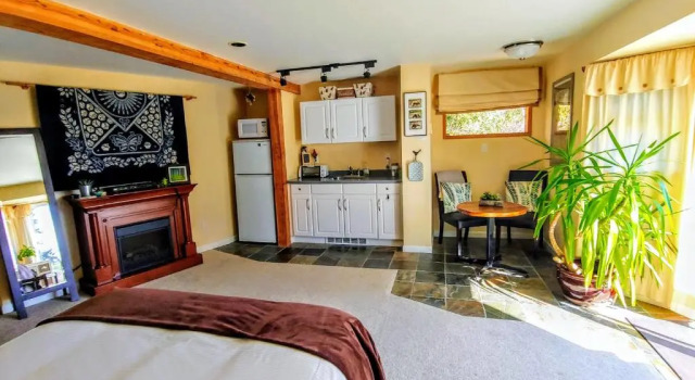 Secret Beach B&B Suites, Book Bed and Breakfast Hoteller i Sunshine Coast med parkering, Parkering
