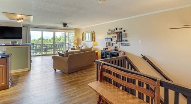 3 Mi to Slopes! Mtn-view Condo in Banner Elk