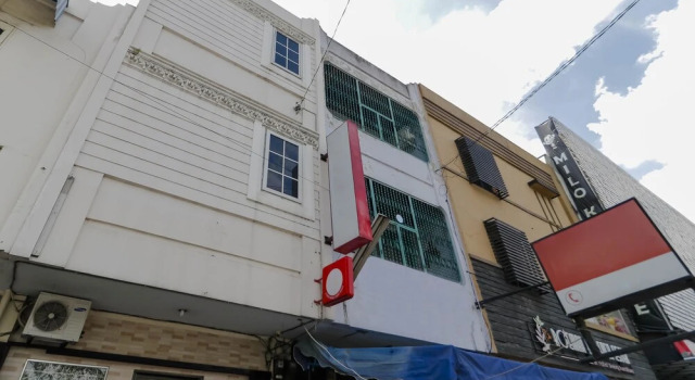 RedDoorz near Maimun Palace, Rezerwuj Hotel Medan Sumatra