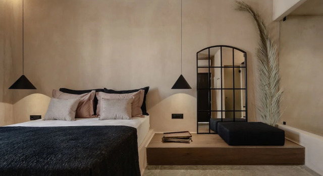 Двухместный номер Standard с балконом Emery Suites