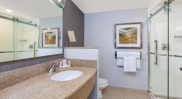 Двухместный номер Standard с балконом Courtyard by Marriott Oklahoma City Downtown