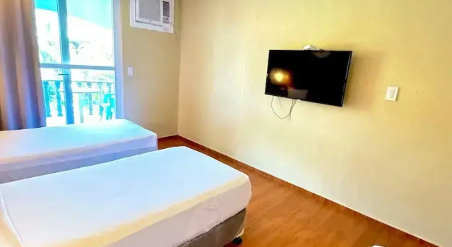 Трёхместный семейный номер Standard с видом на бассейн Roman Empire Panglao Boutique Hotel