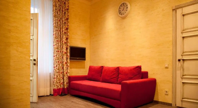 Apartment in Deribasovskaya street 13