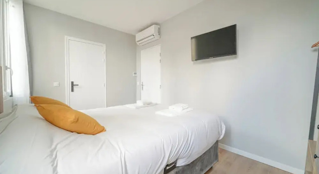 Hotel Trianon Saint Ouen, Забронировать Отель Сент-Уэн-сюр-Сен Seine-Saint-Denis