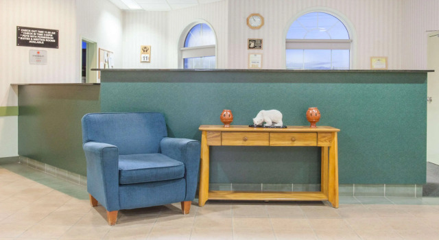 Super 8 by Wyndham Swan River MB, Book Inn Mini‑Hotels in Manitoba, Inn