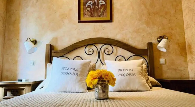 Двухместный номер Standard с балконом Hostal segovia adults only