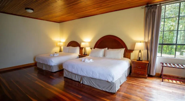 Четырёхместный полулюкс Fondavela Hotel