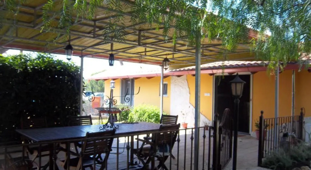 B&B Villa Anastasia Club, Book Bed and Breakfast Hotels in Mesagne with Parking, Parking