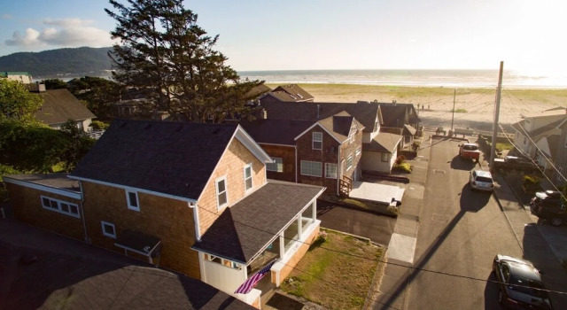 The Duffy 4 Bedroom Home, Book Feriehus Sommerhuse i North Oregon Coast, Hytte