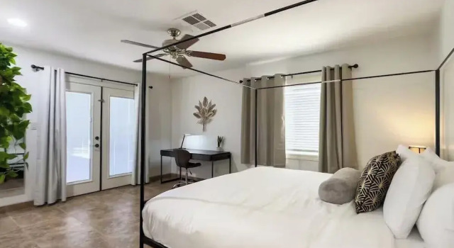 Номер Comfort Chandler oasis with pool & hot tub