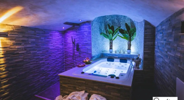 Коттедж CHAPLIN Luxury Holiday House