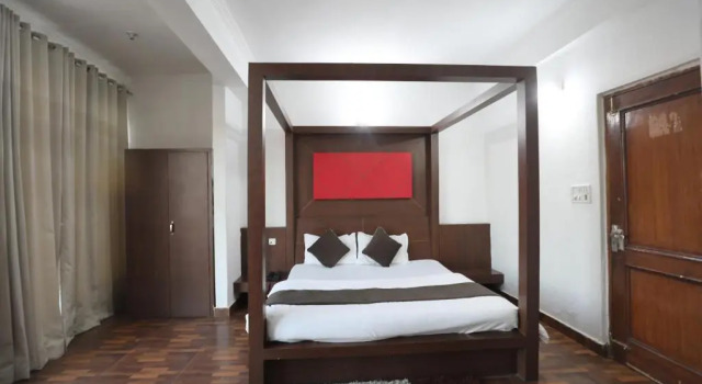 Люкс Mahadev Hotel and Resorts
