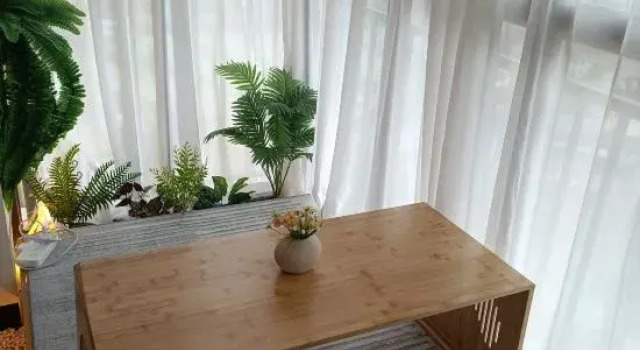 Кровать в общем номере (мужской номер) Yuni Chujian Homestay (Luowen Avenue)