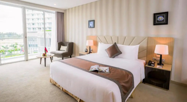 Двухместный номер Deluxe с балконом и с видом на море Muong Thanh Luxury Phu Quoc Hotel