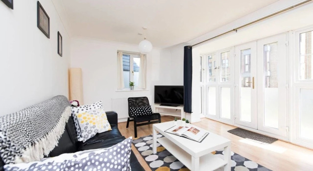 Lovely 2BR Flat in East London!, Забронировать Отель Отели Англии 3 звезды, 3*