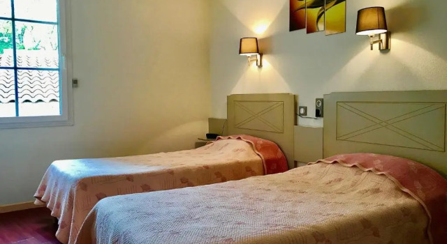 Hotel Restaurant De La Montagne Noire, จอง โรงแรม Dourgne Tarn