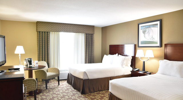 Holiday Inn Express Hotel and Suites St. Charles by IHG, Rezerwuj Hotel Hotele w Illinois z basenem, Basen