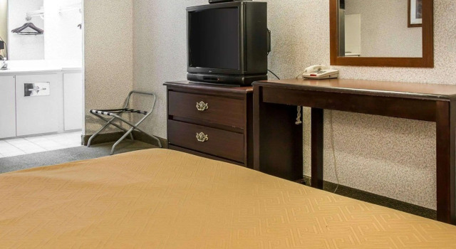 Rodeway Inn Madison Heights - Detroit