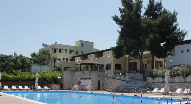 Hotel Club Bellavista, Rezerwuj Hotel Hotele w Foresta Umbra z basenem, Basen