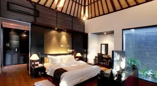Gino Feruci Villa Lovina, Rezervovat Vila Hotely v Bali se snídaní, Snídaně