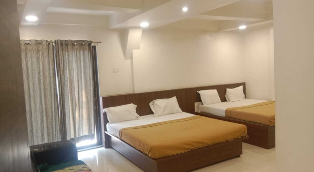 Четырёхместный номер Standard Hotel Sai Gangotri