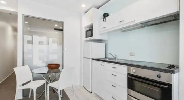 Апартаменты Lovely Two Bedroom Apartment Close To Sky Tower