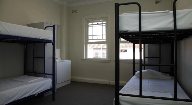 Кровать в общем номере Noahs Backpackers