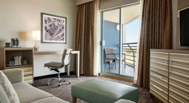 Полулюкс Hilton Melbourne, FL