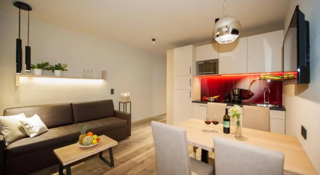 Апартаменты с балконом Haus Gregori Modern & Central Stay in Vineyard with Rooftop & Served Breakfast