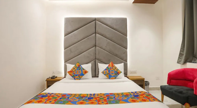 Номер Deluxe FabHotel Royale 116