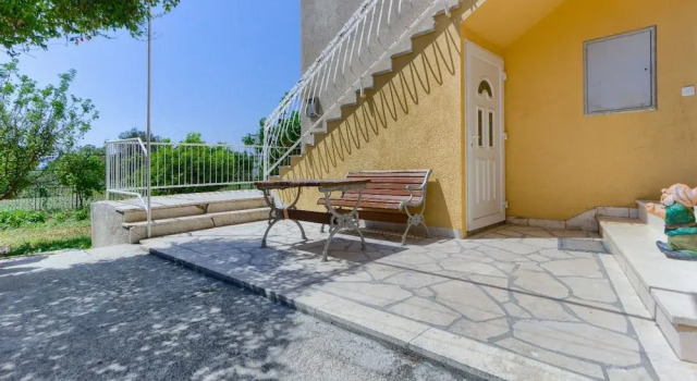 Апартаменты Majestic Kastel Stari Apartment With Terrace