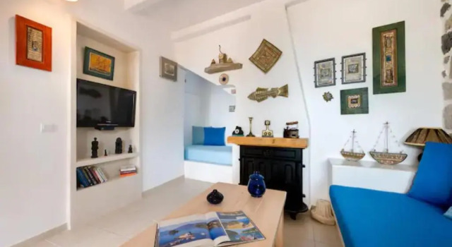 Апартаменты Moschatos Beach House