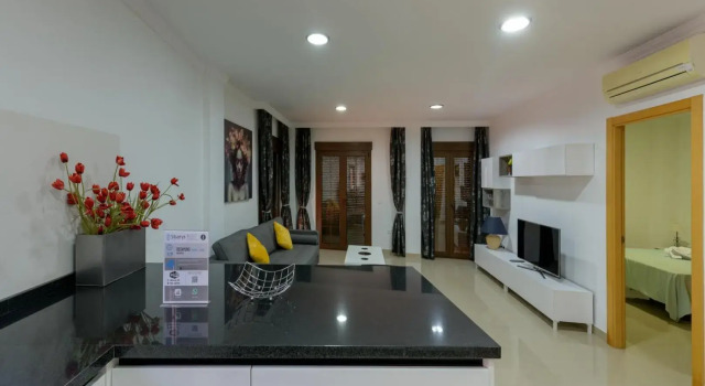 Apartamento Céntrico Sibarys - 2 dormitorios- Calle Pintada, Забронировать Апартаменты/квартира Апартаменты Нерха, рядом с Церковь Эль-Сальвадор, Апартаменты/квартира