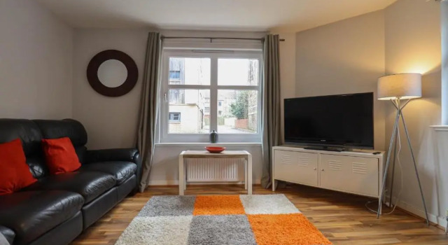 Queen Apartment, Забронировать Апартаменты/квартира Пейсли Стратклайд, рядом с Thomas Coats Memorial Baptist Church