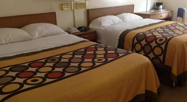 Четырёхместный номер Standard Brookshire Inn