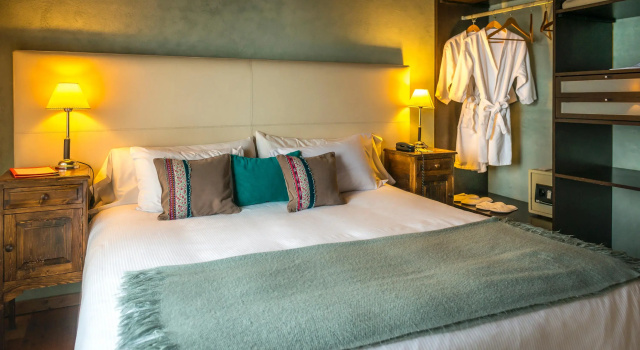 Lirolay Suites