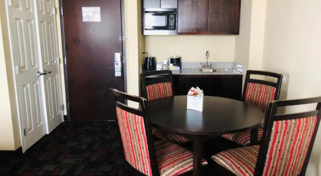 Люкс Wingate by Wyndham Lake Charles Casino Area