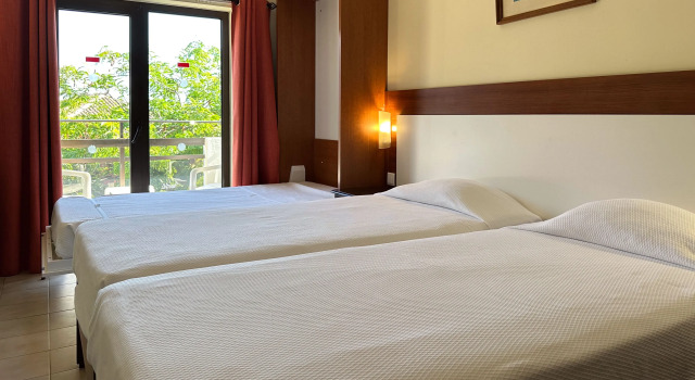 Hotel Avenida Praia, Rezervați Hotel Hoteluri în Praia da Rocha cu parcare, Parcare