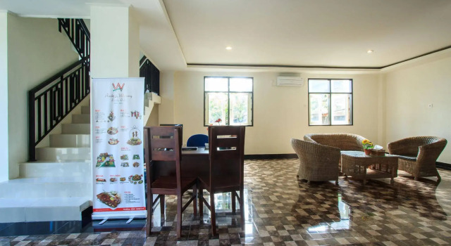 Ivanka Airport Inn, Rezervovat Hotel Hotely v Bali se snídaní, Snídaně