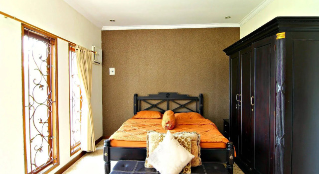 De Bukit Dago Villa by HouseinBandung, Book Villa Parompong West Java