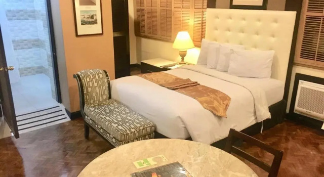 Двухместный номер Deluxe Lourdes Family Suites Makati powered by Cocotel