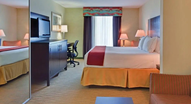 Люкс Holiday Inn Express Hotel & Suites Hamburg by IHG