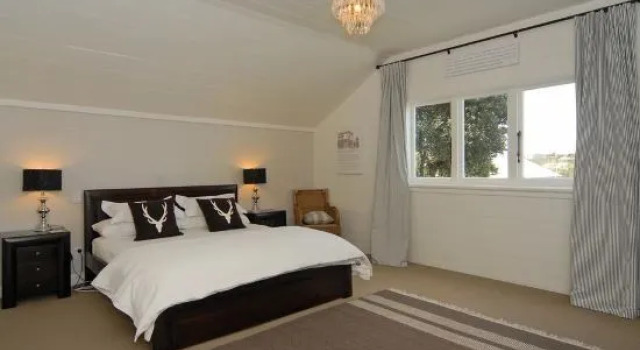 Historic Colenso Cottage