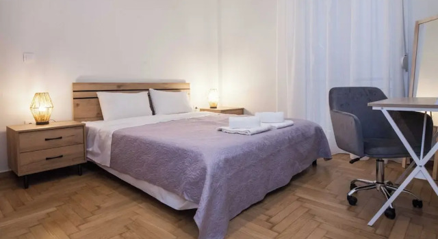Fresh Urban Apt with Balcony in Zografou