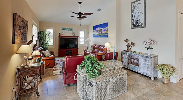 Canal House - 3 Br home by RedAwning, Book Hotel Hoteller i Bokeelia med pool, Swimmingpool