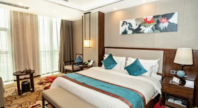 Семейный люкс BiYang ShangDongZunYue International Hotel