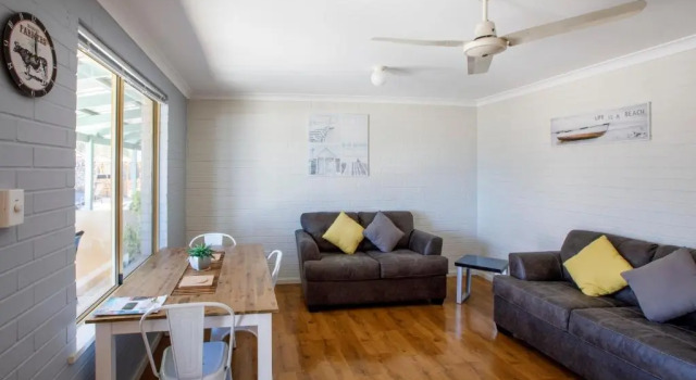 Апартаменты c 1 комнатой Shark Bay Seafront Apartments