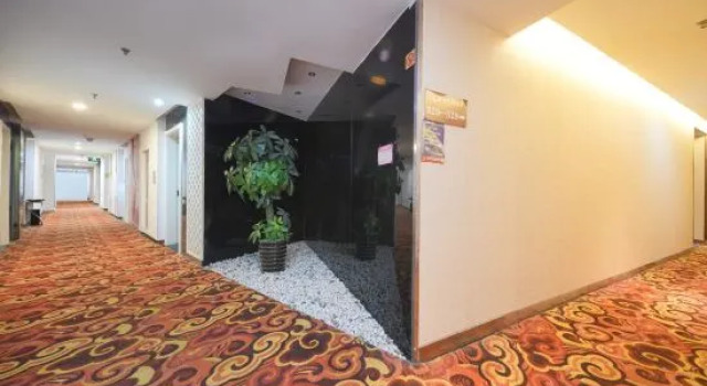 Ward Aladdin Hotel (Changjiang East Road Huangdao Golden Beach Branch), Prenota Hotel Hotel a Shandong con parcheggio, Parcheggio