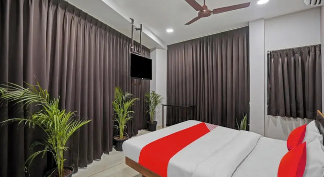 Hotel Sukoon, Best Luxurious Hotel Rooms In Surat City Center, Book Hotel Hoteller i Surat med pool, Swimmingpool