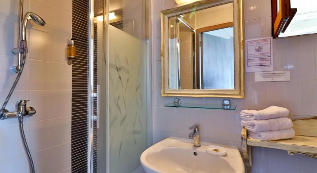 Трёхместный номер Standard Le Panoramic Boutique Hôtel